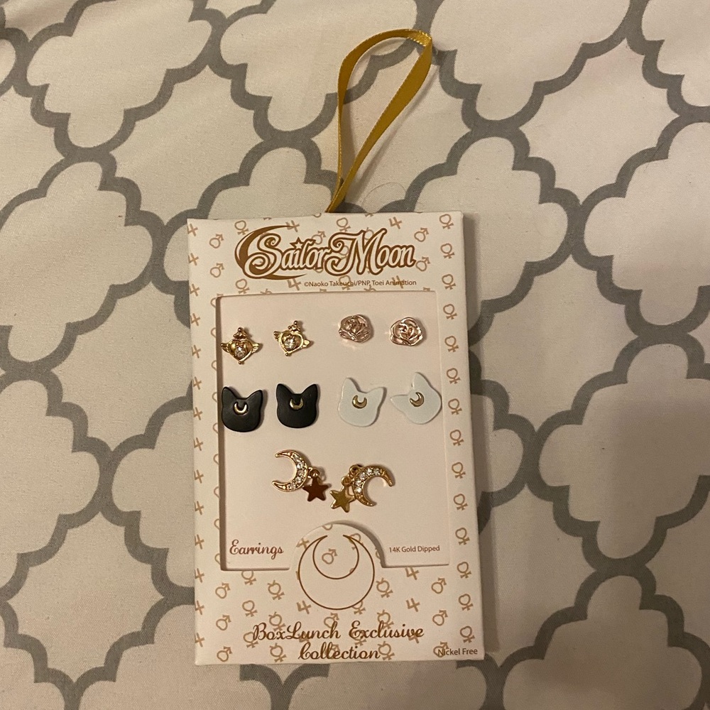 Sailor moon earrings brand new